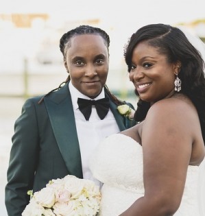 Kendra And Lashawn S Romantic Virginia Beach Wedding Munaluchi Bride