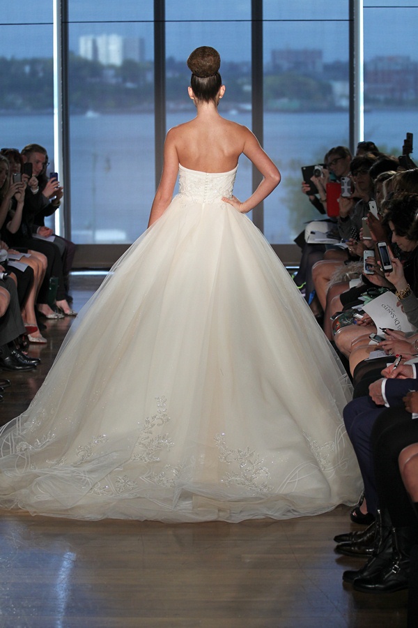 OCTOBER2013 NEW YORK BRIDAL FASHION WEEK