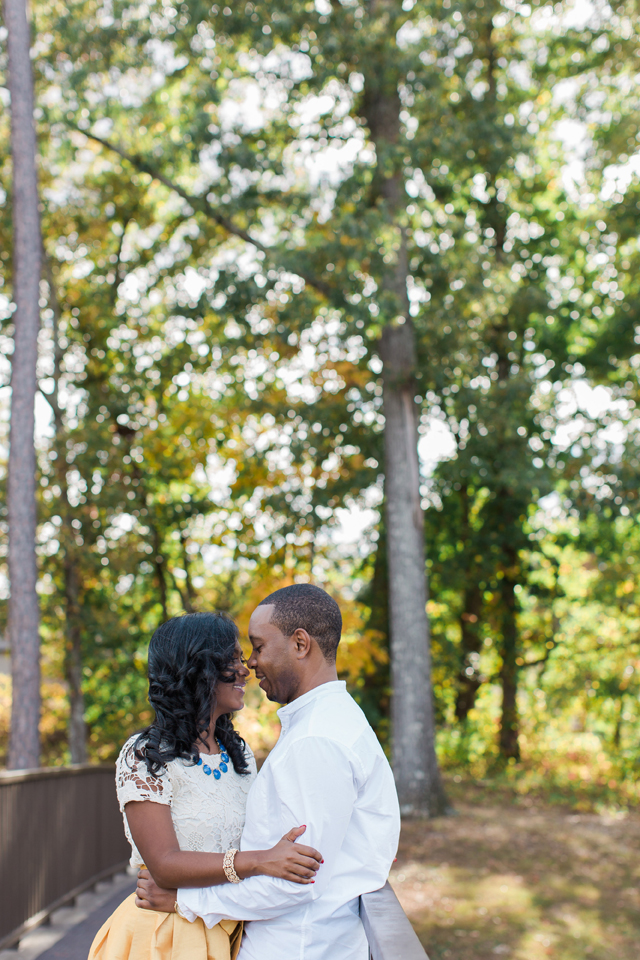 cute-engagement-session-alabama-elledanielle-munaluchi006