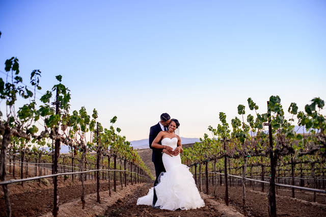 vineyard-wedding-joshua-dwain-munaluchi084