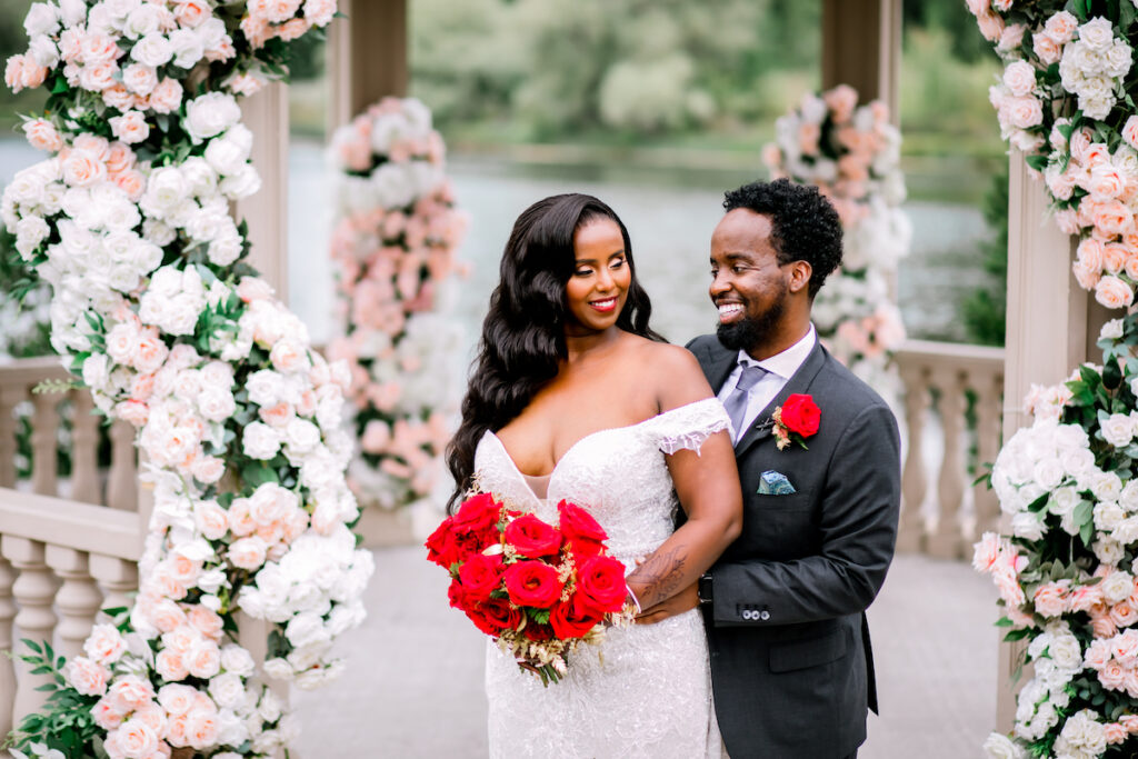 Red hot romance micro wedding in Ontario, Canada 