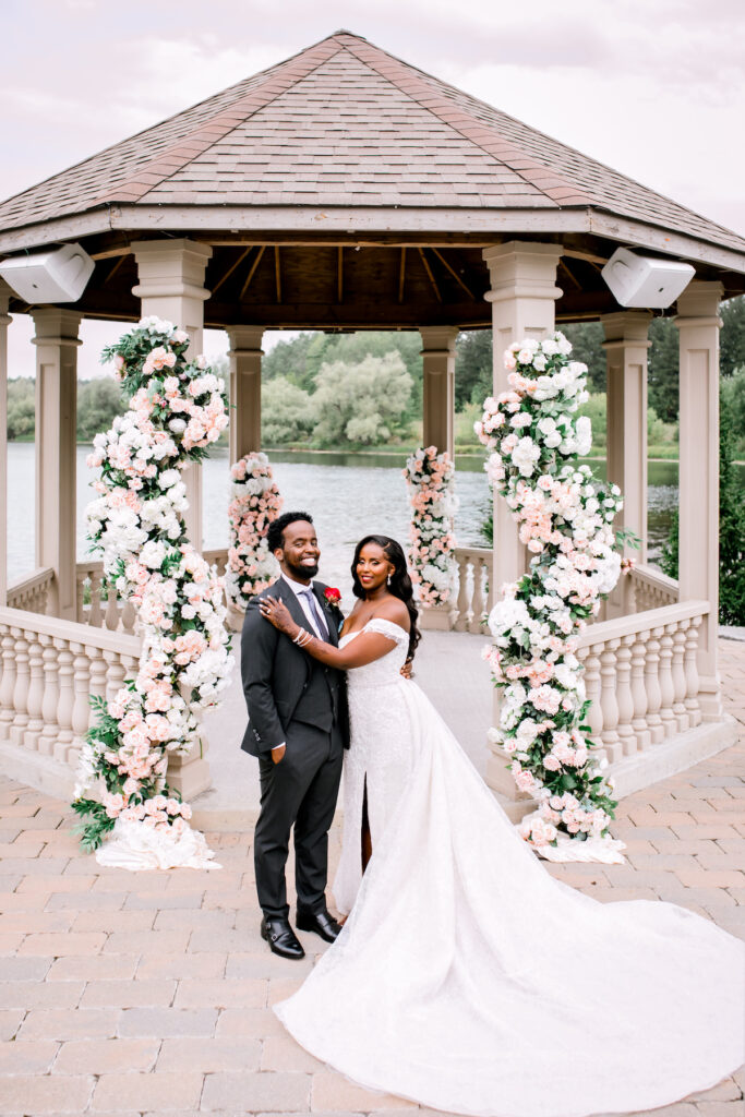 Red hot romance micro wedding in Ontario, Canada 