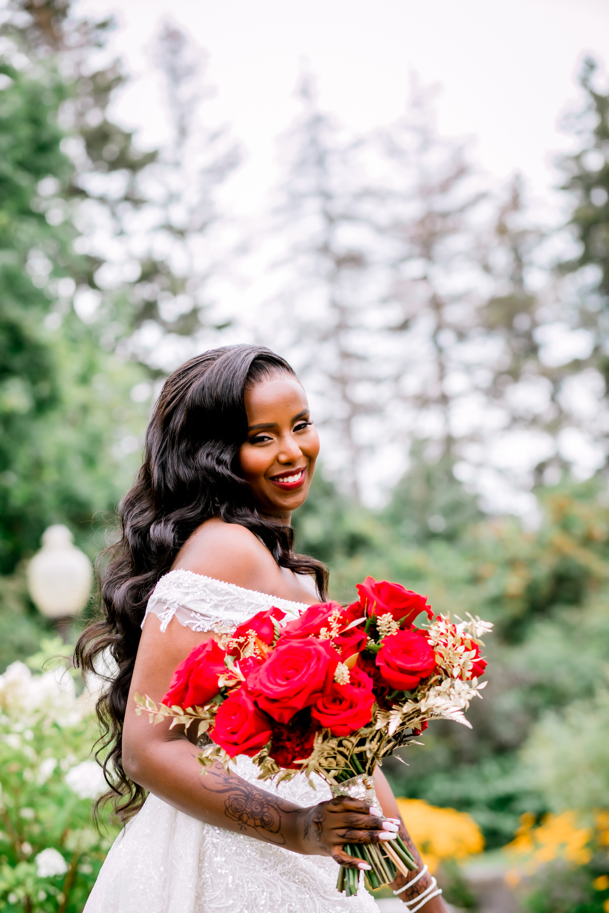 Red hot romance micro wedding in Ontario, Canada 