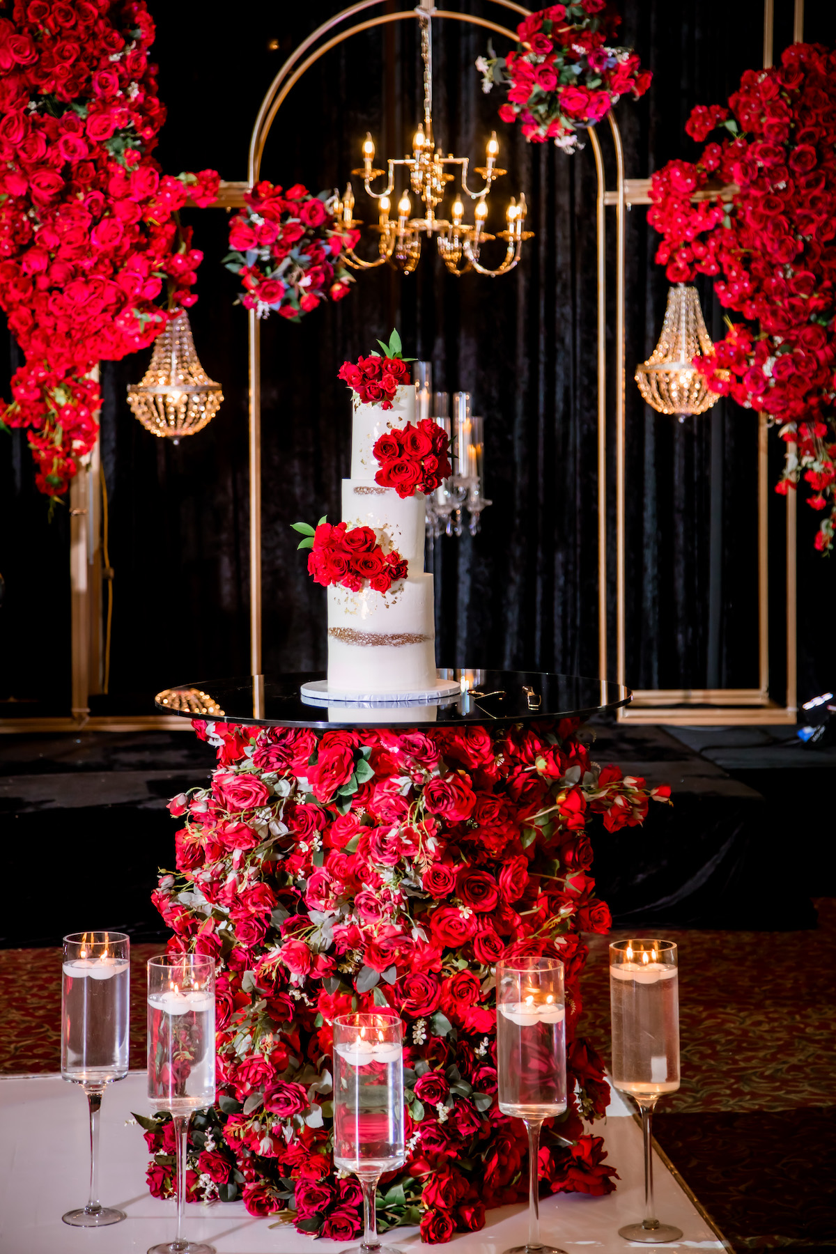 Red hot romance micro wedding in Ontario, Canada 