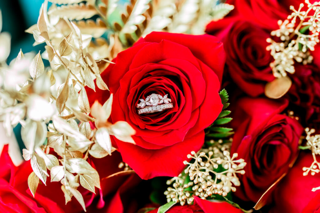 Red hot romance micro wedding in Ontario, Canada 