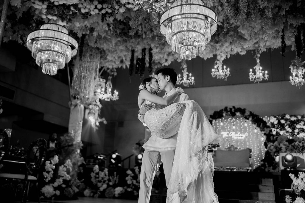 Purple wedding in the Philippines