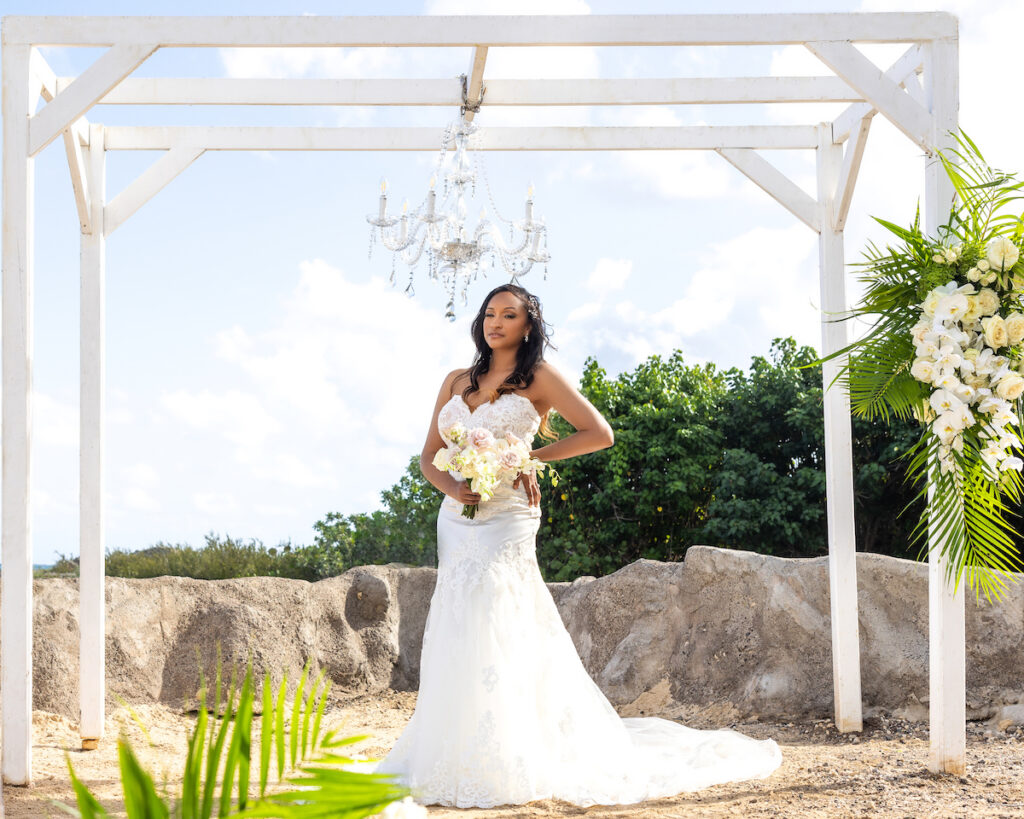 On Thursday, December 8th, a group of Muna Coterie creatives collabed in an exclusive styled shoot at Borghinvilla in Discovery Bay, Jamaica