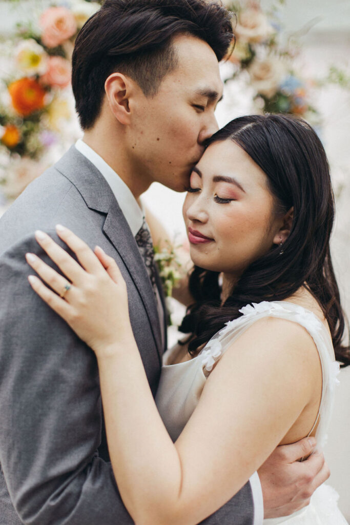 This spring-styled shoot in Seattle, Washington features delicate florals, colorful muted tones, and a charming venue!