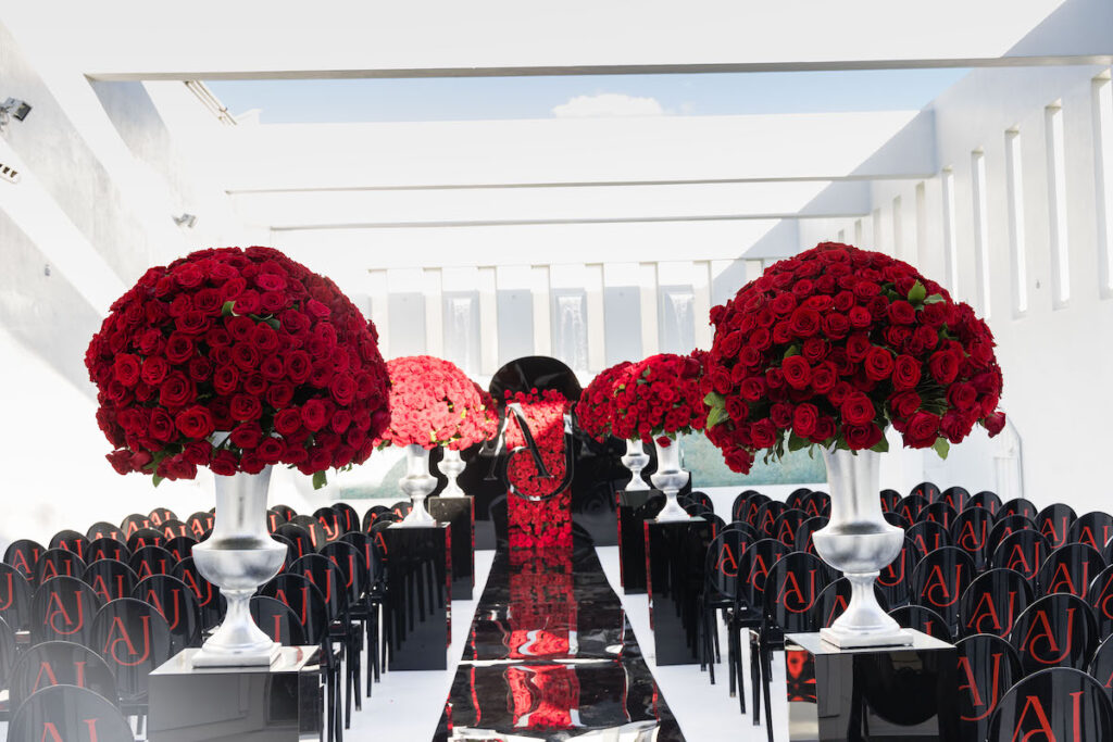 Antila and Jason's gorgeous black and red-themed wedding gave us the perfect combo of love and glam in sunny Miami, Florida.