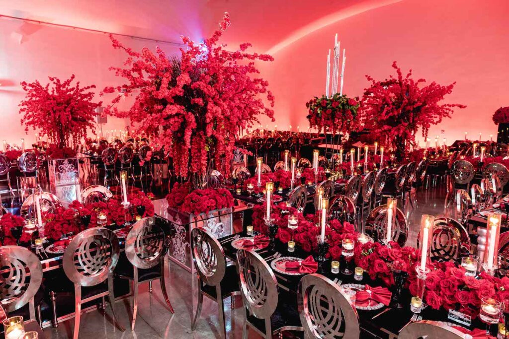 Antila and Jason's gorgeous black and red-themed wedding gave us the perfect combo of love and glam in sunny Miami, Florida.