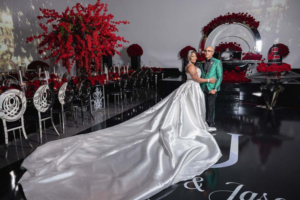 Antila and Jason's gorgeous black and red-themed wedding gave us the perfect combo of love and glam in sunny Miami, Florida.