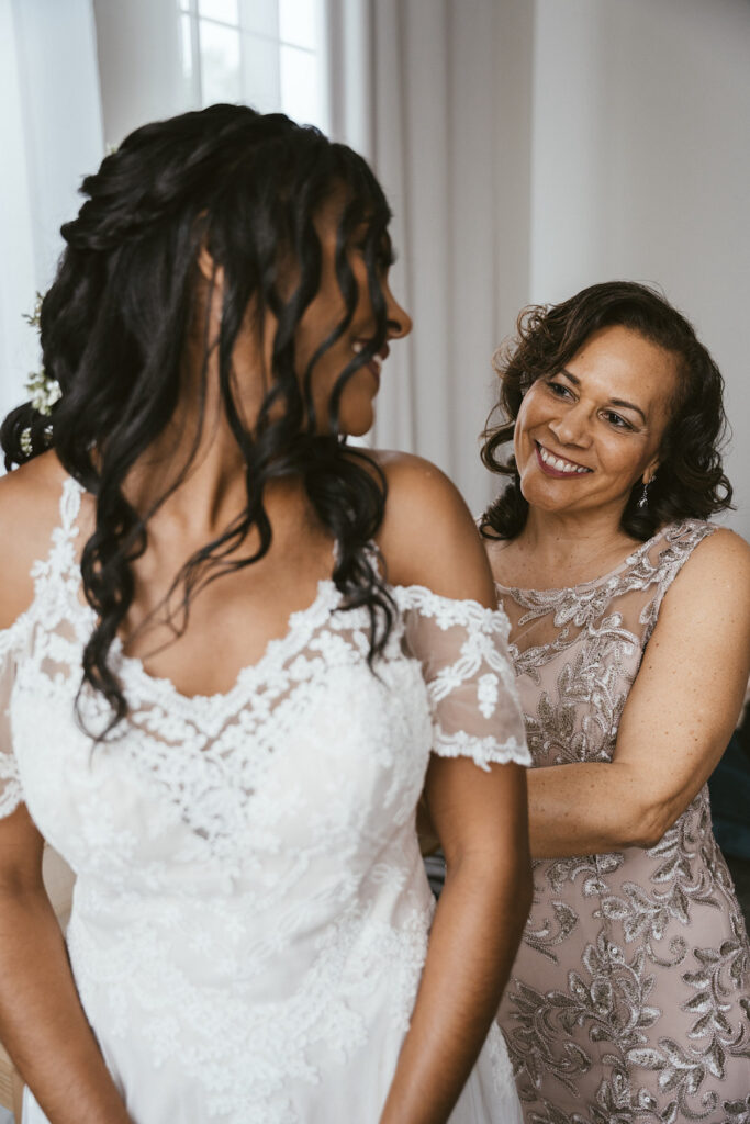 Jasmine and John celebrated their love with an elegant and romantic wedding at The Maxwell in Raleigh, North Carolina!