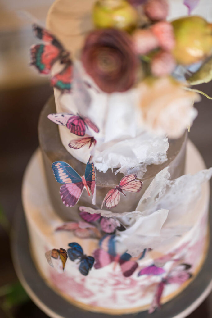 Exuberant florals by Blomst Floral Design gave this Gilded Age styled shoot at Cairnwood Estate its sprinkle of fairy tale magic.