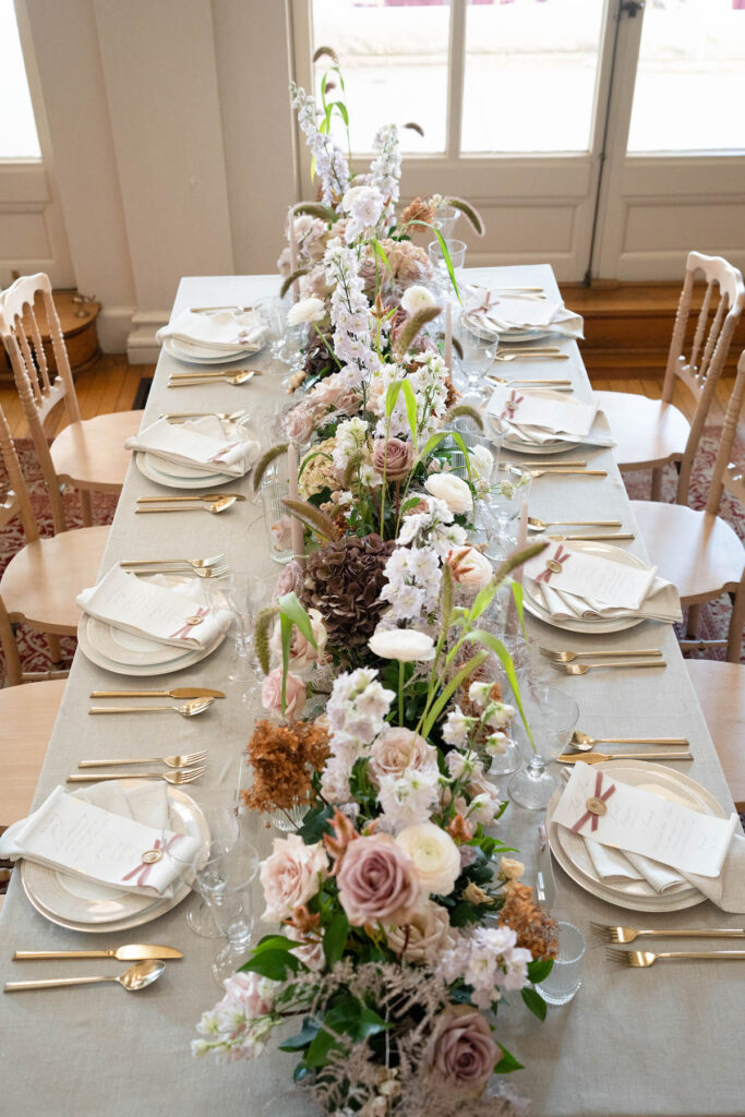 Exuberant florals by Blomst Floral Design gave this Gilded Age styled shoot at Cairnwood Estate its sprinkle of fairy tale magic.