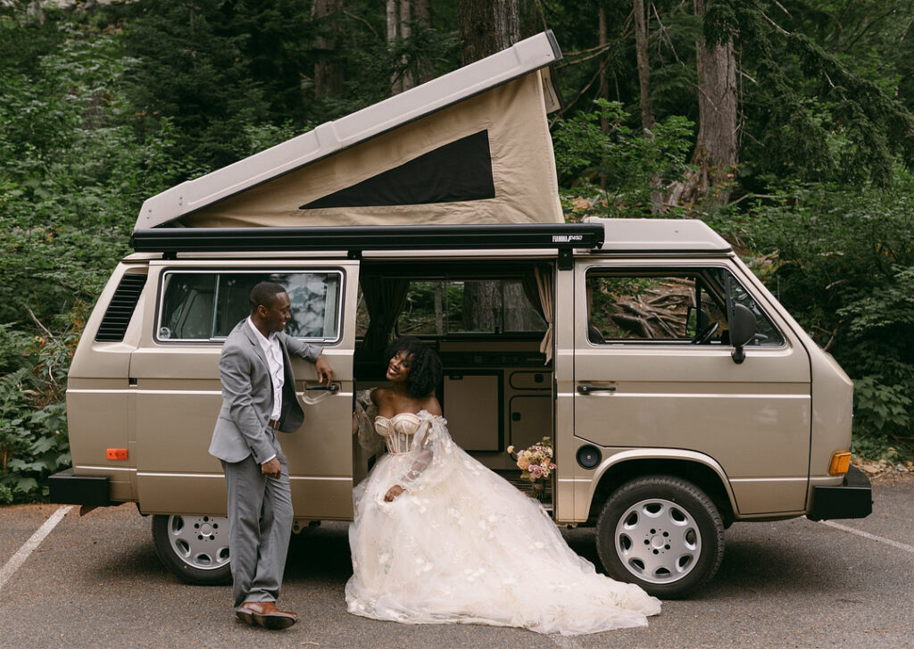 Featured in MunaLuchi Bride Magazine, Issue 28, this earthy adventure elopement in the Snoqualmie National Forest will inspire you to set out off the beaten path to create your own exciting nuptials!