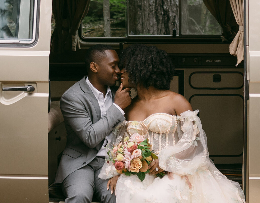 Featured in MunaLuchi Bride Magazine, Issue 28, this earthy adventure elopement in the Snoqualmie National Forest will inspire you to set out off the beaten path to create your own exciting nuptials!