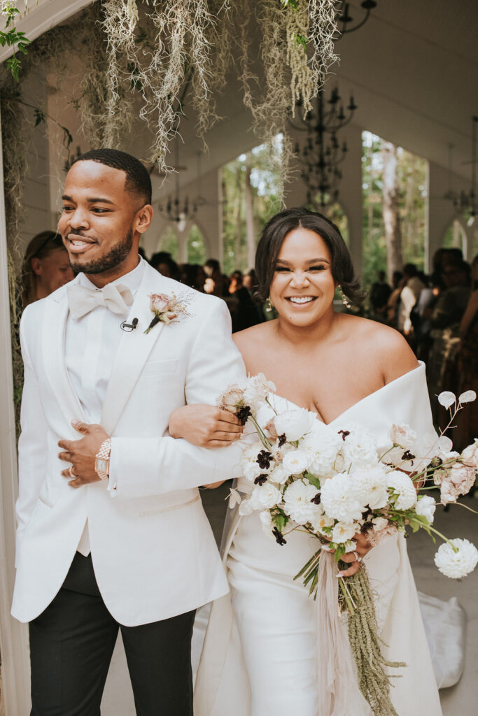 This romantic golden hour ceremony had traditional southern charm & modern minimalist elements that created a modern fairy tale fall wedding.