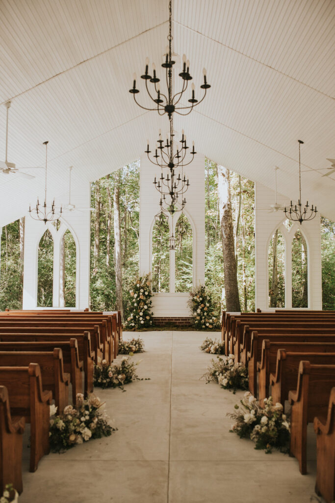 This romantic golden hour ceremony had traditional southern charm & modern minimalist elements that created a modern fairy tale fall wedding.