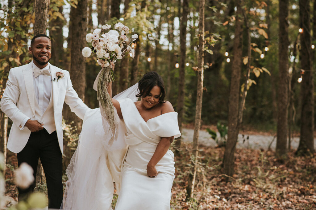 This romantic golden hour ceremony had traditional southern charm & modern minimalist elements that created a modern fairy tale fall wedding.