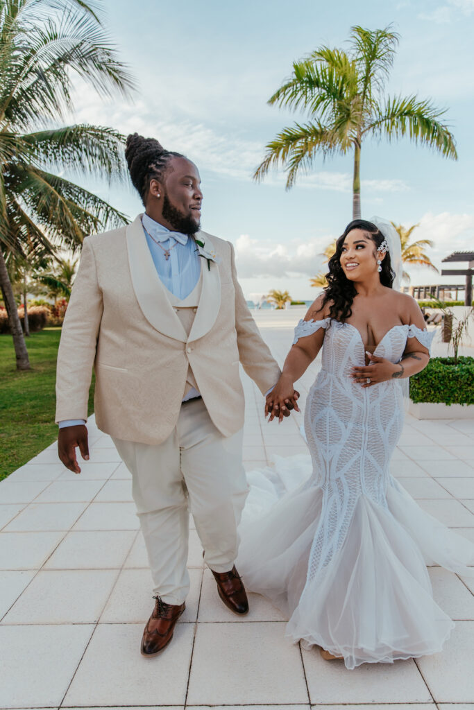 Featured in MunaLuchi Bride Magazine Issue 28, this stunning destination wedding in Montego Bay, Jamaica, is everything island vibes mixed with tropical glam details. 