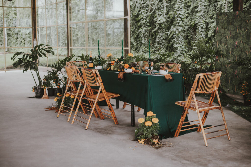 This modern-meets-tropical Veuve Clicquot-inspired styled shoot in Quito, Ecuador, is a rich display of the country's lush flora; however, at its core, it empowers women to be themselves on their wedding day.