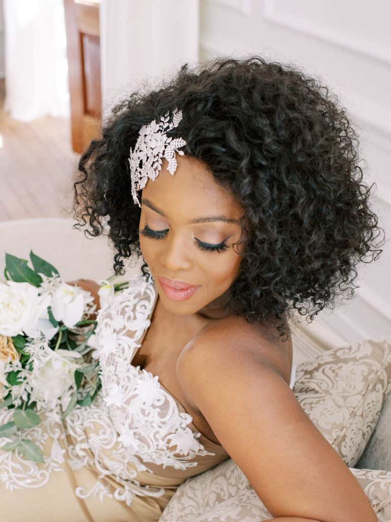 Hosted by The Ruby Manor in Brampton, Ontario Canada, LILAC Floral Design's sophisticated styled shoot celebrates the elegance of diversity.