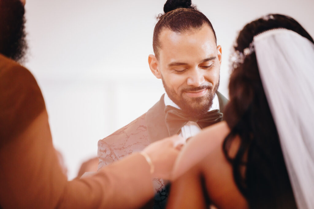 Lovely mauve, green, neutral tones, and whimsical florals star in Keyona and Steven's autumn boho chic wedding (featured in Issue No. 29!).