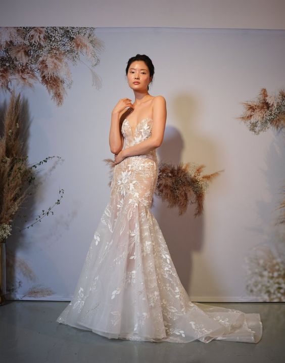 Super sweet minis & barely there bridal gowns from SS24 Bridal Fashion Week in New York are the wedding dress trends that you need to try!