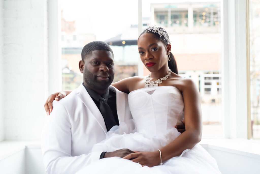 Michelle and Quitin celebrated their 10 years of marriage by recreating their original wedding photos for their anniversary photo session!