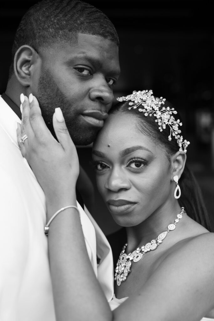 Michelle and Quitin celebrated their 10 years of marriage by recreating their original wedding photos for their anniversary photo session!