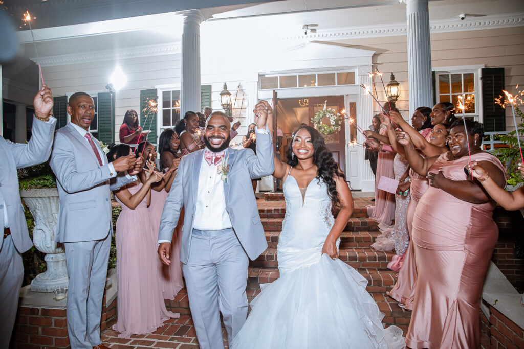 This pretty and romantic outdoor southern wedding had the prettiest pink and boho wedding vibes to inspire you for your own summer nuptials!