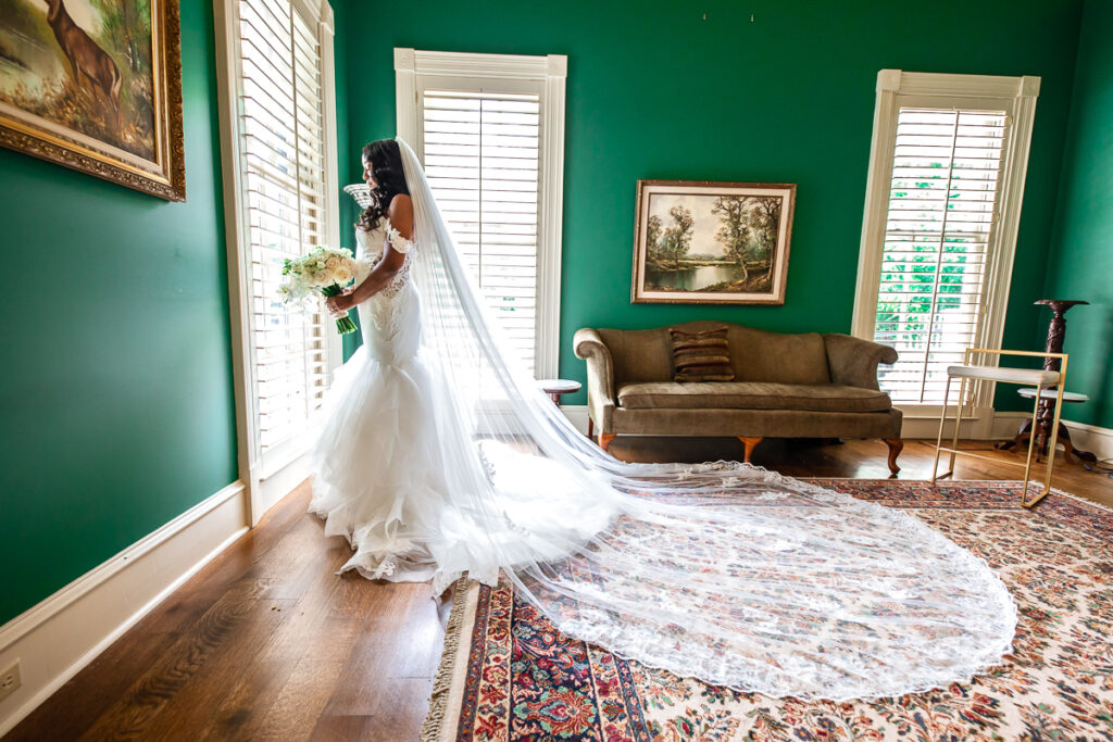 This pretty and romantic outdoor southern wedding had the prettiest pink and boho wedding vibes to inspire you for your own summer nuptials!