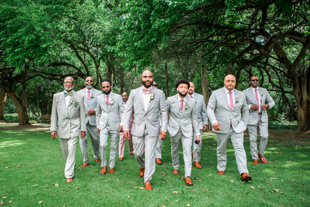 This pretty and romantic outdoor southern wedding had the prettiest pink and boho wedding vibes to inspire you for your own summer nuptials!