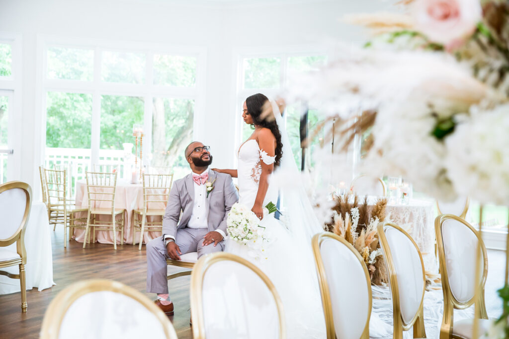 This pretty and romantic outdoor southern wedding had the prettiest pink and boho wedding vibes to inspire you for your own summer nuptials!