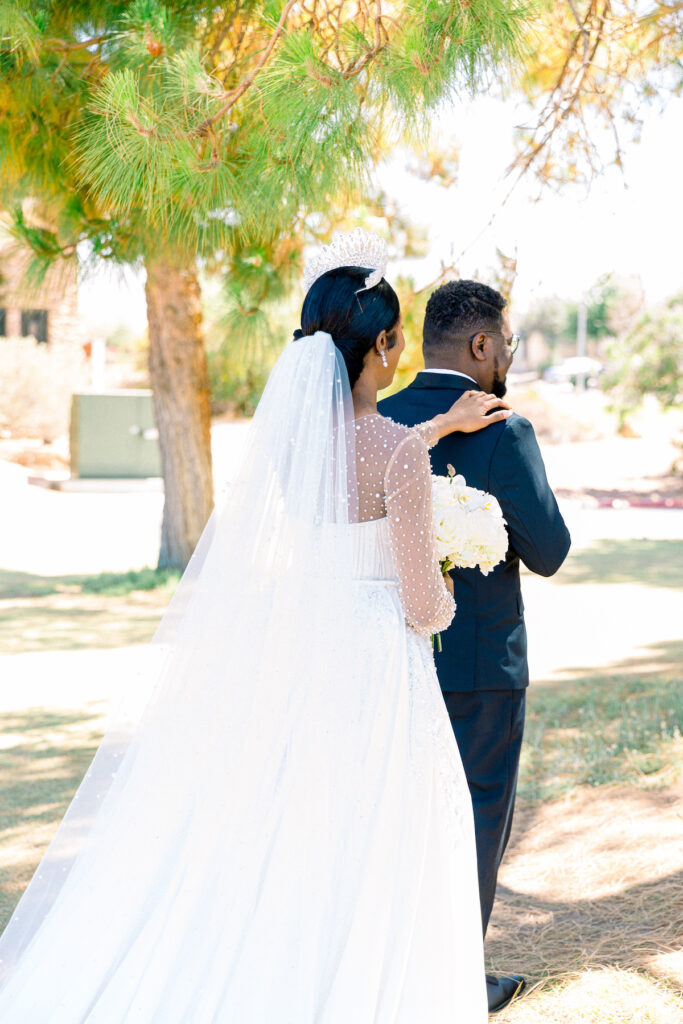 This outdoor luxe Nigerian wedding was a dream in Las Vegas and featured bold accessories, luxe details, and Nigerian culture.