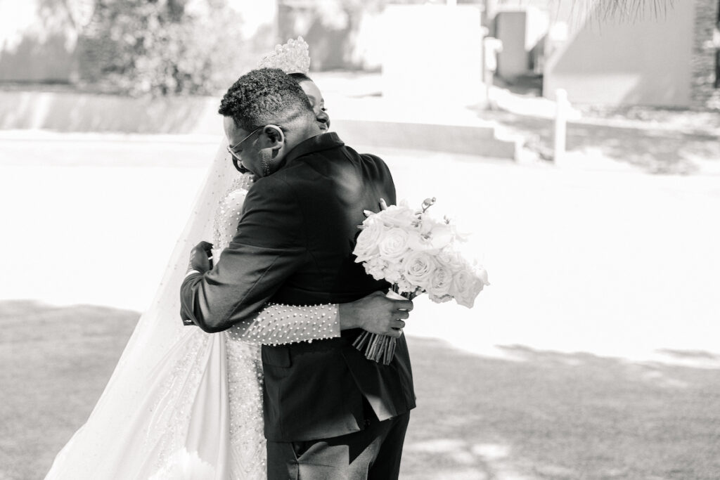 This outdoor luxe Nigerian wedding was a dream in Las Vegas and featured bold accessories, luxe details, and Nigerian culture.