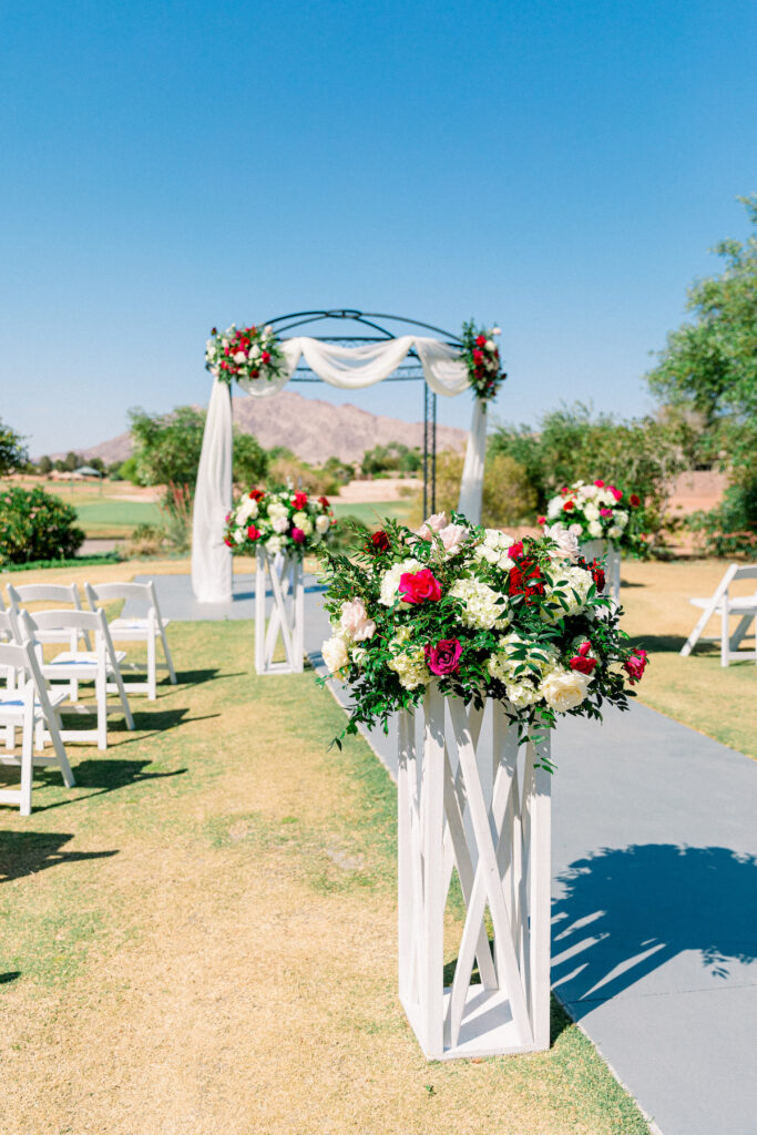 This outdoor luxe Nigerian wedding was a dream in Las Vegas and featured bold accessories, luxe details, and Nigerian culture.