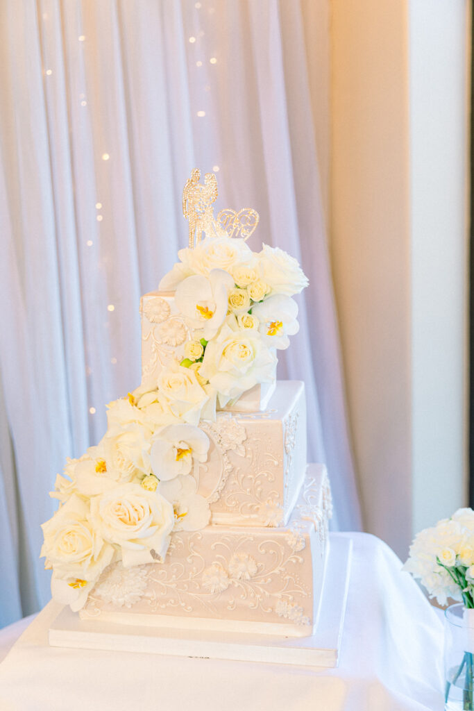 This outdoor luxe Nigerian wedding was a dream in Las Vegas and featured bold accessories, luxe details, and Nigerian culture.