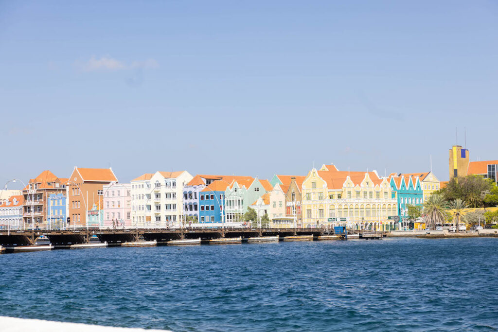 On August 28th-31st, 2023, MunaLuchi Bride hosted its first Muna Couples Retreat at Sandals Royal Curaçao luxury all-inclusive resort!