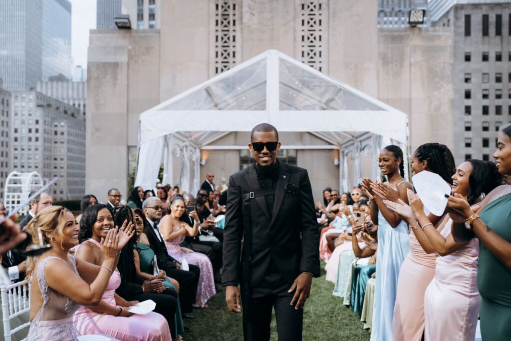 Take a look at the beautiful moments captured during an unplugged & intimate wedding on the NYC skyline with Jaleesa and Eric.