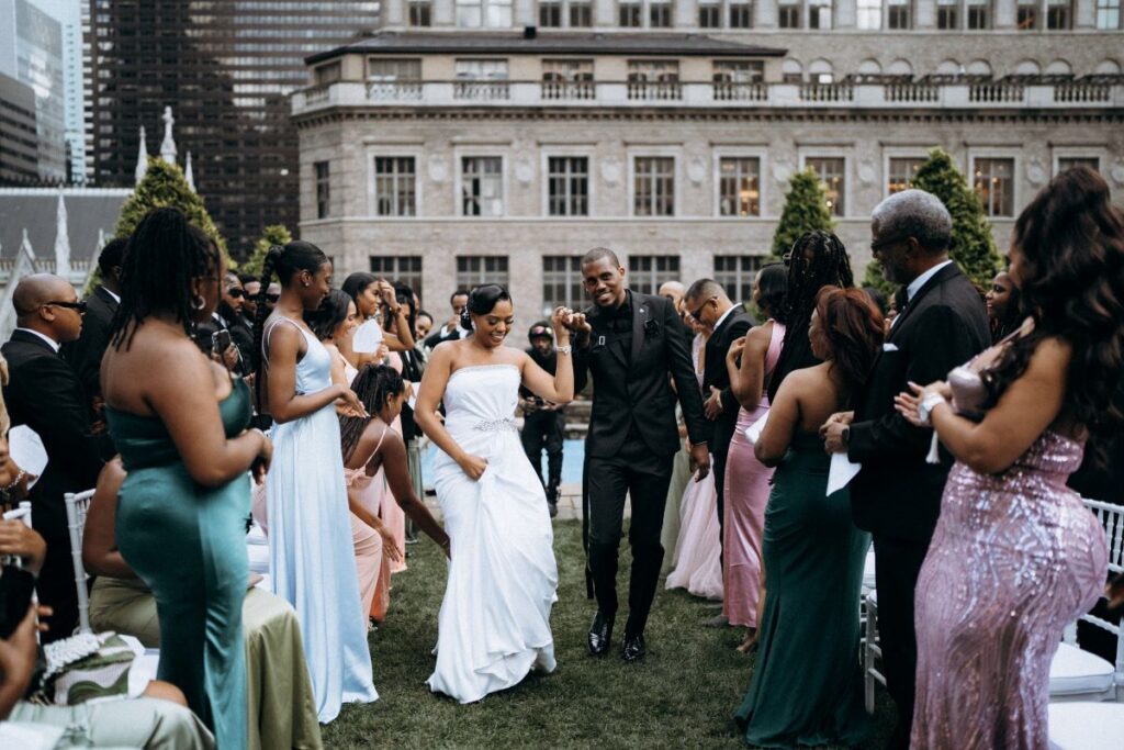 Take a look at the beautiful moments captured during an unplugged & intimate wedding on the NYC skyline with Jaleesa and Eric.