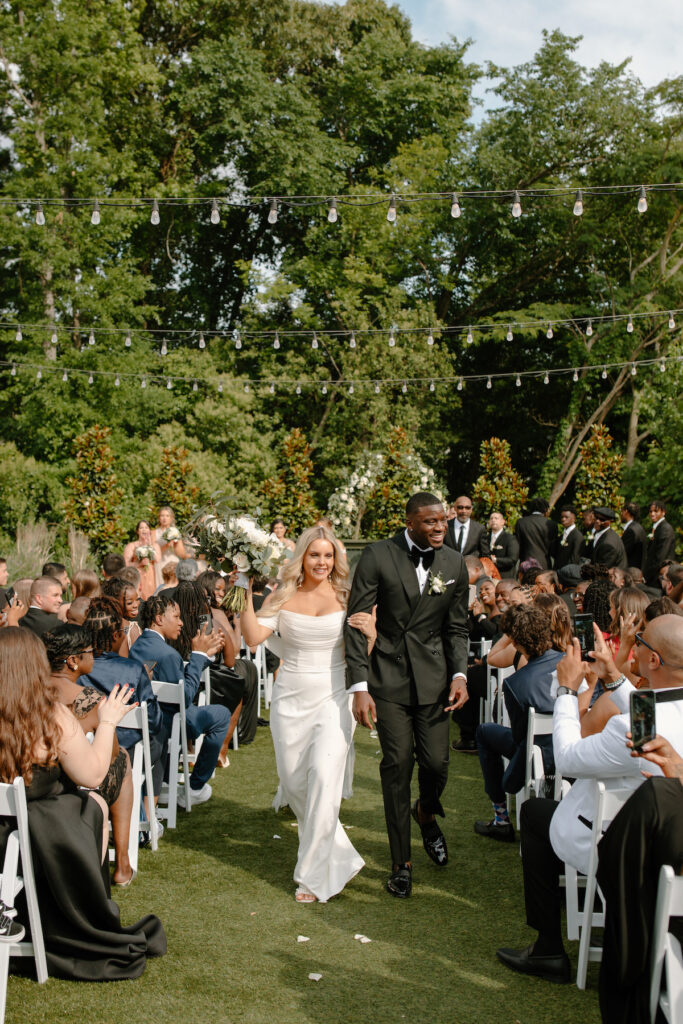 This wedding at The Ruth featured organic luxe details, Jamaican treats, and a vintage bar where the bride showed off Marylin Monroe vibes.