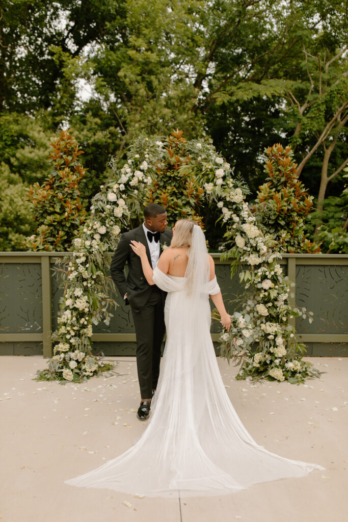 This wedding at The Ruth featured organic luxe details, Jamaican treats, and a vintage bar where the bride showed off Marylin Monroe vibes.