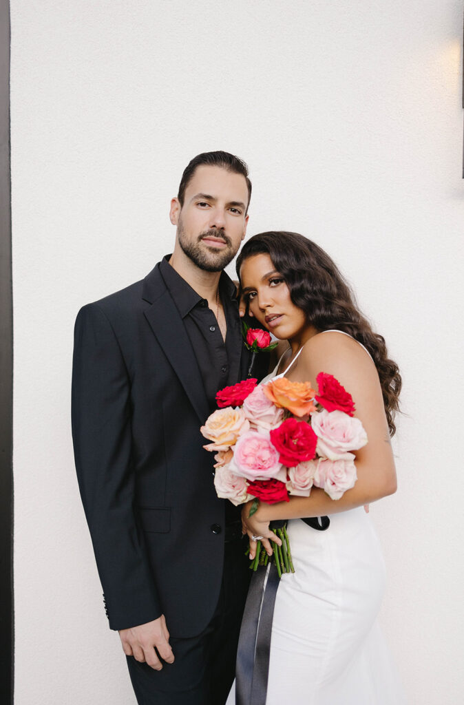 Take a look and discover this creative wedding-styled shoot filled with romantic modern vibes and an amazing La Hora Loca!