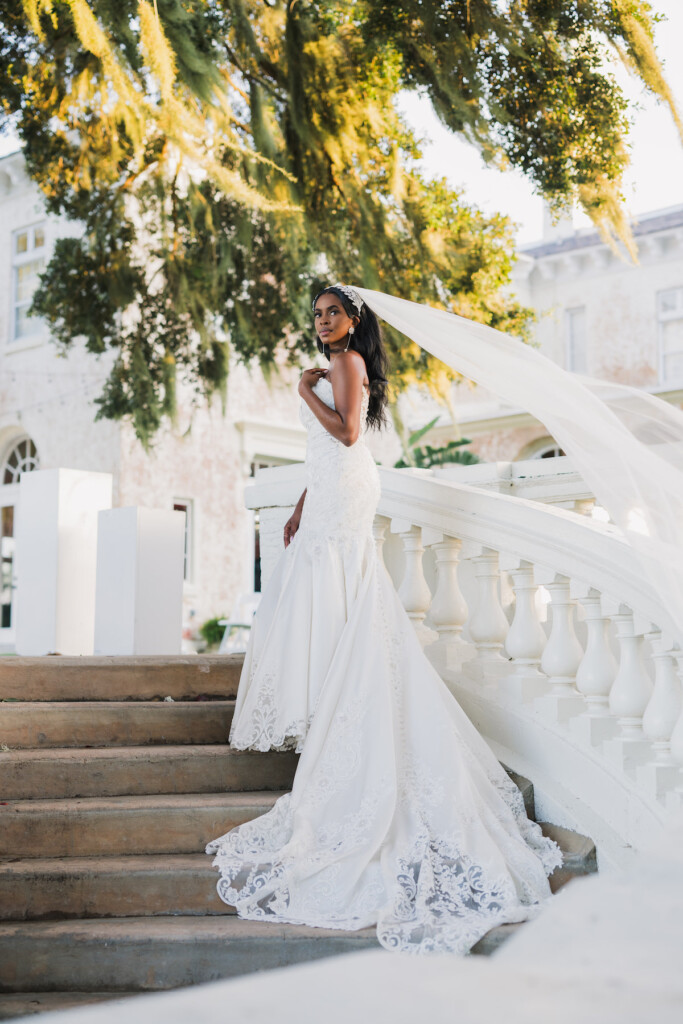 Featured in Issue 31, Wise and Courtney celebrated their love in a modern black-tie Bella Cosa Lakeside wedding in Florida.