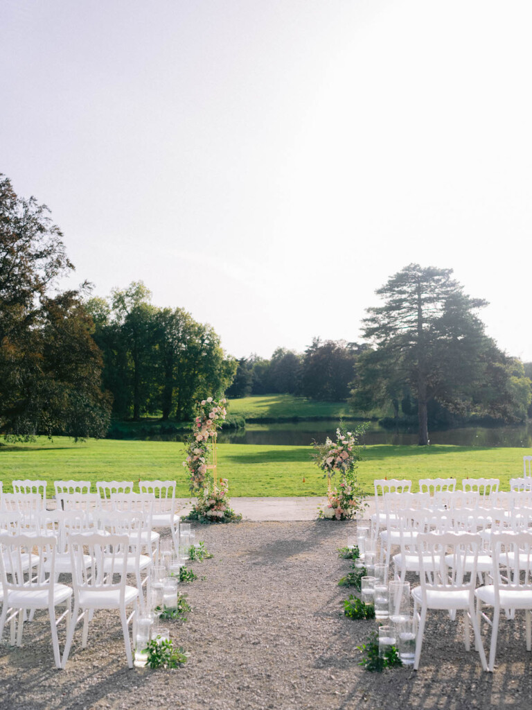 Featured in Issue 31, this elegant destination wedding at the Château de Ferrières boasts daylight fireworks and special performances.