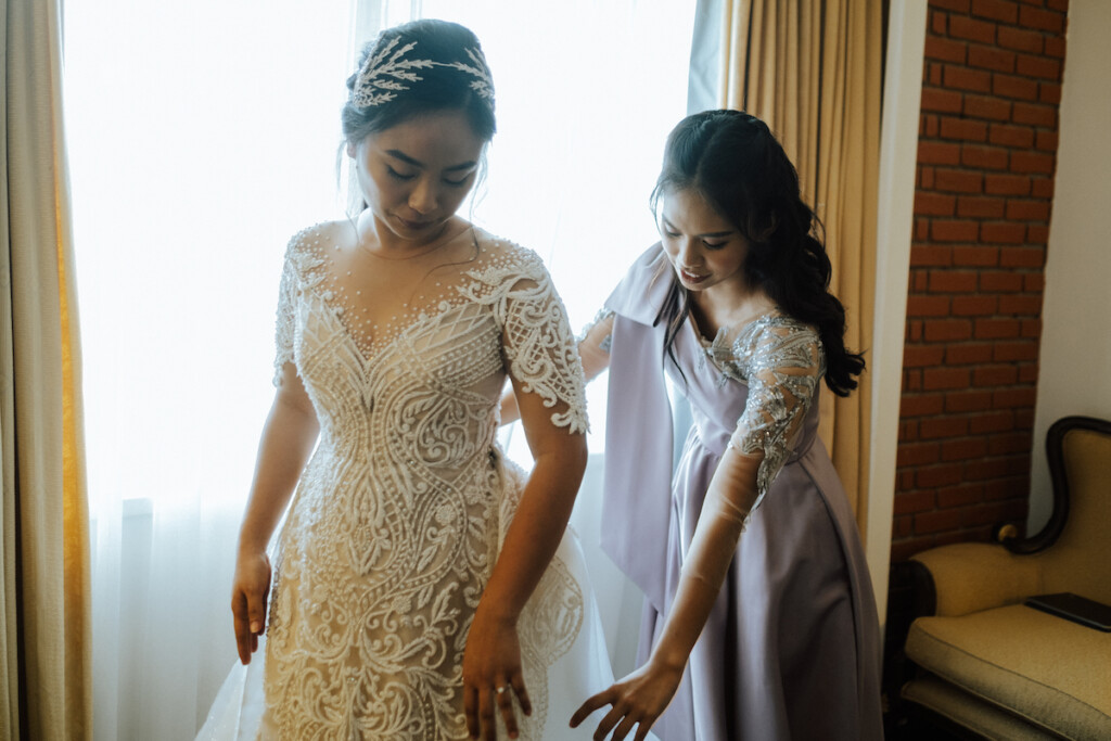 Jessica Mae and Joshua Rae culminated their love in a modern and elegant garden wedding in Fort Ilocandia in the Philippines.