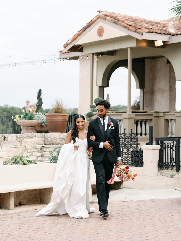 Featured in Issue 31, Hayden & Co. Events and a talented vendor team created a fun and flirty styled shoot at the gorgeous Villa Antonia.