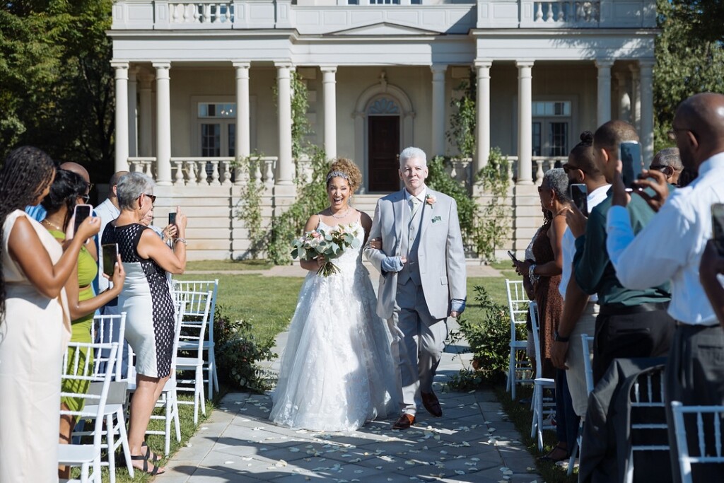 The Great Marsh Estate in Bealeton, VA, set the scene for an elegant Bridgerton wedding with florals by Coterie Member, Flower Guy Bron.