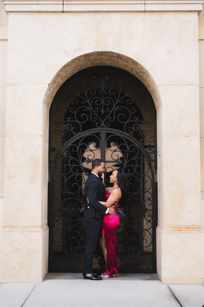 Sabrina and Mike celebrated their engagement with an outdoor photo shoot in Winter Park, Florida... in 35 degree weather!